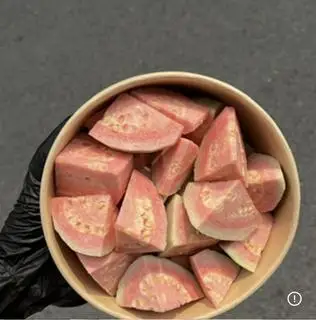 Hình ảnh ổi Ruby ruột đỏ+ muối tôm