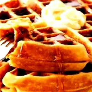 Hình ảnh Bánh waffle kẹp whipping cream