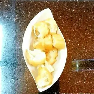 Bánh quẩy - 5.000 ₫ tại Bánh Canh Cua 14 - Trần Bình Trọng