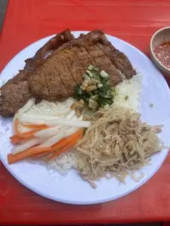 Cơm tấm sườn bì  - 52.000 ₫ tại Cơm Tấm Bà Tám - Xóm Chiếu
