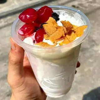 Sữa chua hạt đác dừa nướng - 39.000 ₫ tại Hea Tea & Coffee - Lãnh Binh Thăng