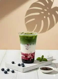 Hình ảnh Matcha latte việt quất
