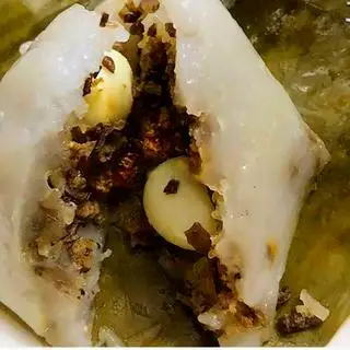 Bánh giò 2 trứng cút nóng - 20.000 ₫ tại Bánh Mì Hà Nội Chính Hiệu - Trương Quốc Dung