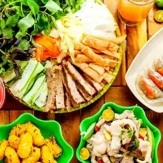 Hình ảnh Combo 3 nem nướng Nha Trang - 1 chân gà rút xương - 1 nem chua rán