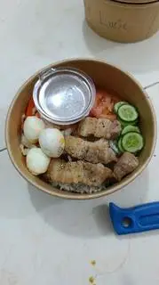 Hình ảnh Ba rọi kho trứng cút nước dừa