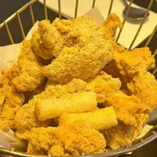 Hình ảnh Gà lắc phô mai nửa con - 뿌링클 치킨 반마리 - K