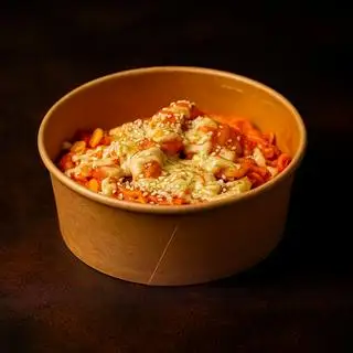 Mì xào Gà sốt cay HQ phủ phô mai - 64.000 ₫ tại Quán Của Hy - Trà Sữa & Tokbokki - Sư Vạn Hạnh 