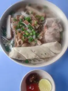 Bún chả cá thập cẩm - 45.000 ₫ tại Quán Hoàng - Bánh Canh Chả Cá, Bánh Mì Chả Cá & Bánh Mì Ốp La - Lý Thường Kiệt