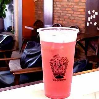 Trà Việt Quất Sữa Chua - 45.000 ₫ tại Trà Sữa Tiger Sugar - Đường Nâu Sữa - Xóm Chiếu