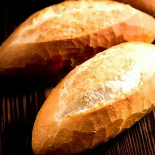 Bánh mì không - 6.000 ₫ tại Bánh Mì Hà Nội Chính Hiệu - Trương Quốc Dung