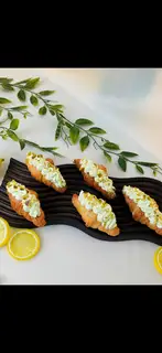 Hình ảnh Croissant kem hạt dẻ cười