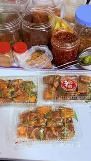 Hình ảnh Siêu may mắn 1 cuốn đỏ 2 trộn thập cẩm kèm 1 chai coca