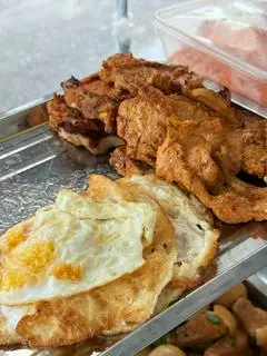 Hình ảnh Cơm sườn nướng trứng ốp la