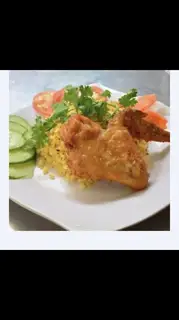 Hình ảnh cơm gà xối mỡ cánh gà
