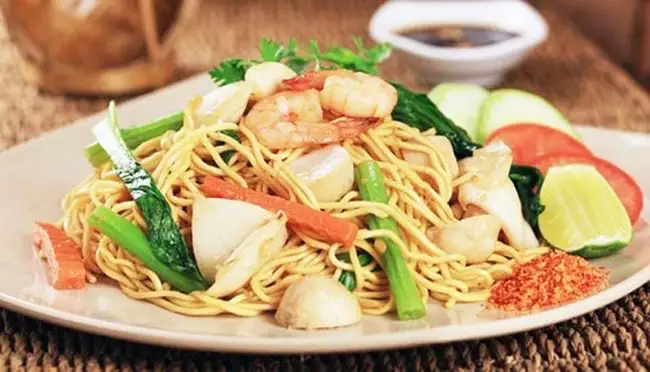 Mì trứng xào thập cẩm - 60.000 ₫ tại Quán 36 - Mì Xào Giòn - Nguyễn Công Trứ