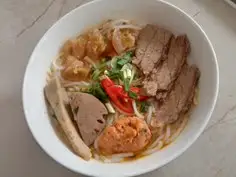 Bún bò gân nạm chả - 55.000 ₫ tại Bún Bò Đông Ba Gia Hội - 243 Ngô Tất Tố 