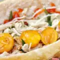 Hình ảnh Bánh mì gà xé
