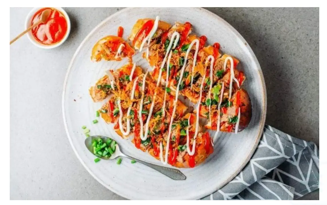 1 bánh mì nướng muối ớt kèm theo chà bông, ruốc - 33.000 ₫ tại F-S - Bánh Mì Chả Cá Má Hải - Nguyễn Biểu