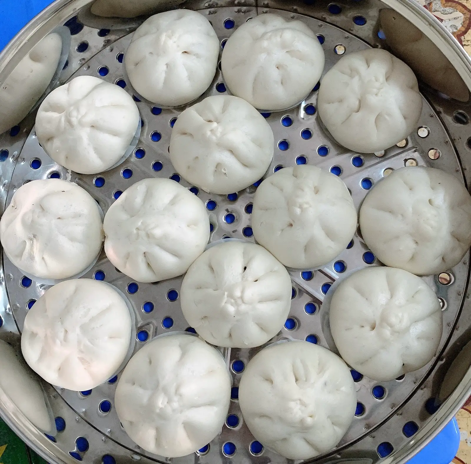 Hình ảnh Bánh Bao Thịt Phomai 2Trứng Cút