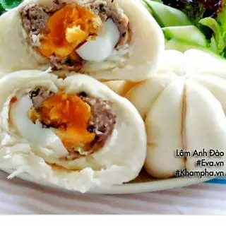 Bánh bao muối cút dặc biệt - hấp nóng - 35.000 ₫ tại Bánh Mì Hà Nội Chính Hiệu - Trương Quốc Dung