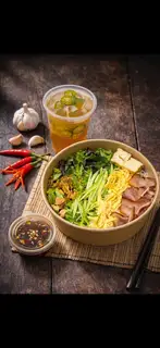 Hình ảnh Combo : Bún nước tương tai heo xá xíu đặc biệt + Hồng trà tắc sủi bọt