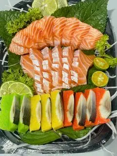 Set Sashimi 100gr cá hồi,100gr bụng cá hồi,100gr cá trích ép trứng - 439.000 ₫ tại Sakura Sushi - Omakase & Set Platter - Võ Văn Vân