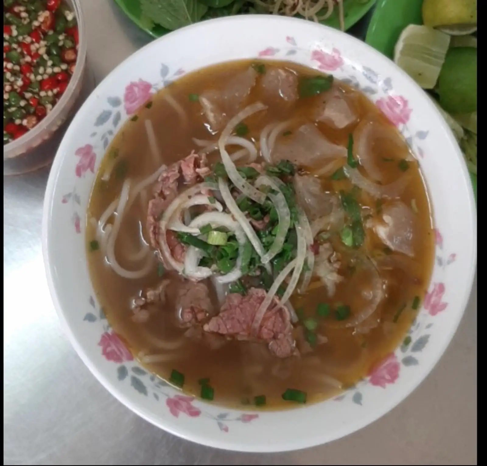 Bún bò Huế - tái gân - 63.000 ₫ tại Đông Ba - Bún Bò Huế - Cao Lỗ
