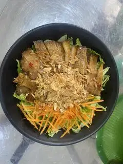 Hình ảnh Bún trộn thịt nướng sốt bơ lạc