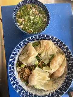 Hình ảnh Mỳ trộn hoành thánh