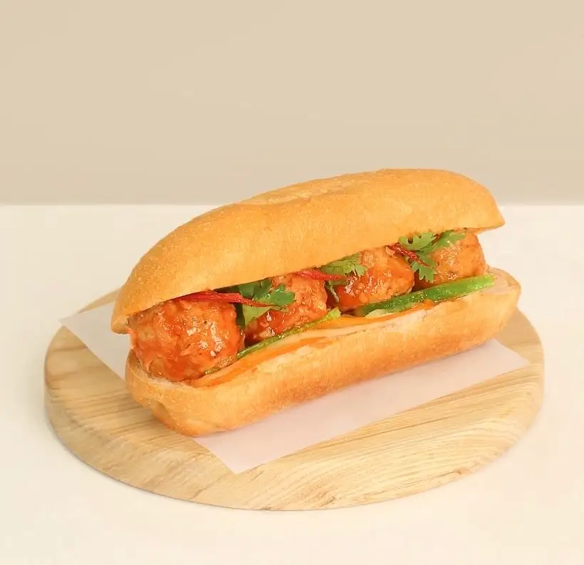 Bánh mì trứng xíu mại - 27.000 ₫ tại Bánh Mì Ngân - Bánh Mì Thịt, Chả & Xíu Mại - Nguyễn Văn Hưởng