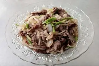 (không cơm) Bò Xào Nam Bộ | Beef Stir  - 77.777 ₫ tại Cơm Tấm 365 - Võ Oanh
