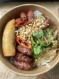 Bún Thịt Nướng + Chả Giò Tôm Thịt + Bì - 41.250 ₫ tại Món Ngon Đường Phố - Bánh Mì & Bún Thịt Nướng - Võ Thành Trang