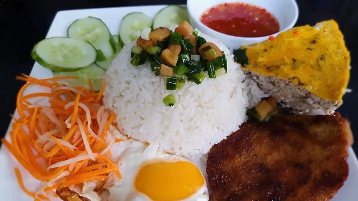 Cơm tấm sườn chả - 68.000 ₫ tại Cơm Tấm Dì Tám - Mai Văn Ngọc