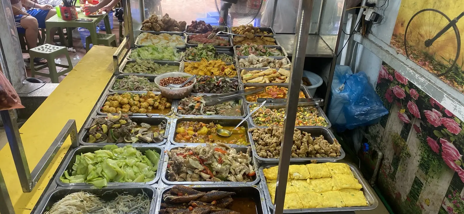 Hình ảnh Cơm Gà Chiên  Mắm + Coca