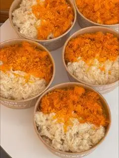 Bông lan trứng muối chà bông heo mix gà cay - 45.000 ₫ tại Bối Bakery - Bông Lan Trứng Muối & Bánh Ngọt - Nguyễn Thượng Hiền