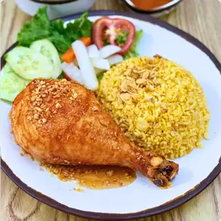 CƠM GÀ đùi VỪA nhúng sốt Mắm Tỏi + 1 CƠM THÊM - 69.000 ₫ tại Cơm Gà & Cơm Tấm Sườn Vạn Phúc - Đinh Thị Thi