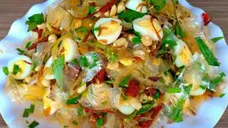 Bánh Tráng Trộn - 25.000 ₫ tại Bánh Mì & Xôi Mặn - Đoàn Thị Điểm