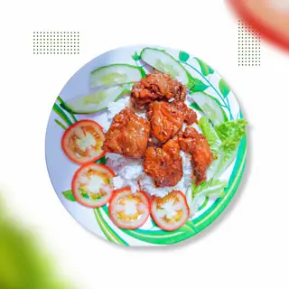 Cơm gà kho + canh - 40.000 ₫ tại Cơm Trưa Tân Khoa - Điện Biên Phủ