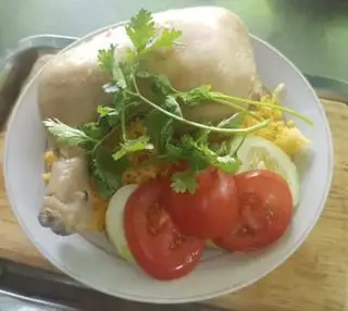 CƠM GÀ LUỘC - 37.000 ₫ tại Cơm Gà Xối Mỡ 68A - Trương Đăng Quế