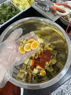 Hình ảnh Chân gà mix trứng non