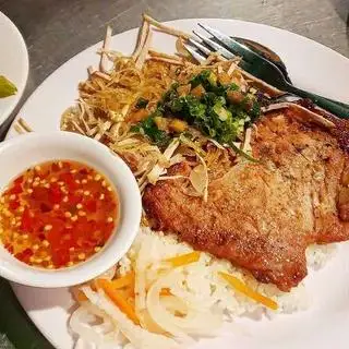 Cơm tấm sườn lớn - 48.000 ₫ tại CƠM TẤM 246 - Cao Đạt