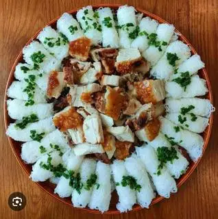 bánh hỏi heo quay  - 30.000 ₫ tại Ăn Vặt Tina - Đường Số 27
