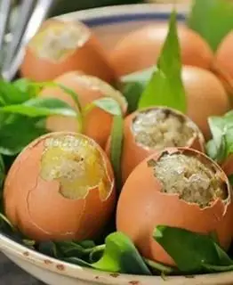 2 trứng gà nướng  - 20.000 ₫ tại Bột Chiên Tóp Mỡ, Mì Xào & Ăn Vặt - Đường Số 1