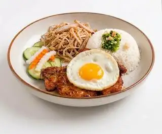 Hình ảnh (Tặng trứng) Cơm Sườn - Bì