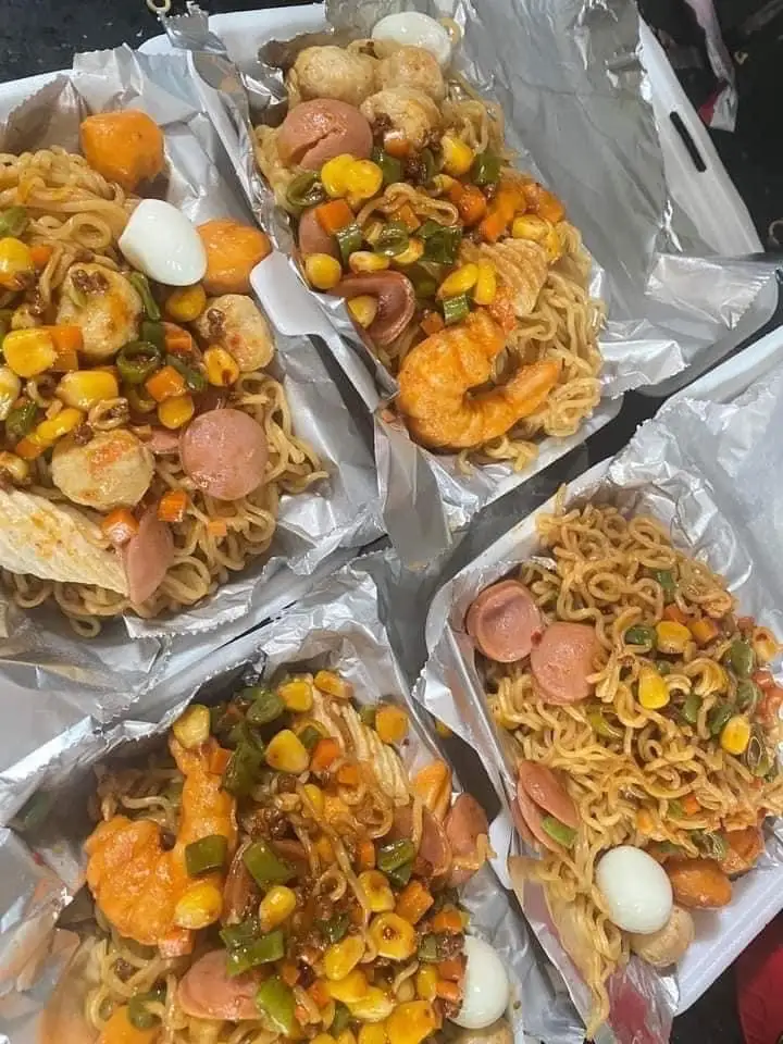 Hình ảnh Mỳ trộn thập cẩm