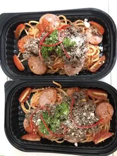 Mì Ý sốt cà chua bò bằm +xúc xích xông khói - 72.000 ₫ tại Mì Ý 1977 - Cà Phê & Trà - Tôn Thất Thuyết