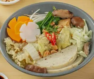 hủ tiếu nam vang thuần chay+hộp muỗng đũa - 34.000 ₫ tại Ẩm Thực Chay Sen Vàng - Tạ Quang Bửu