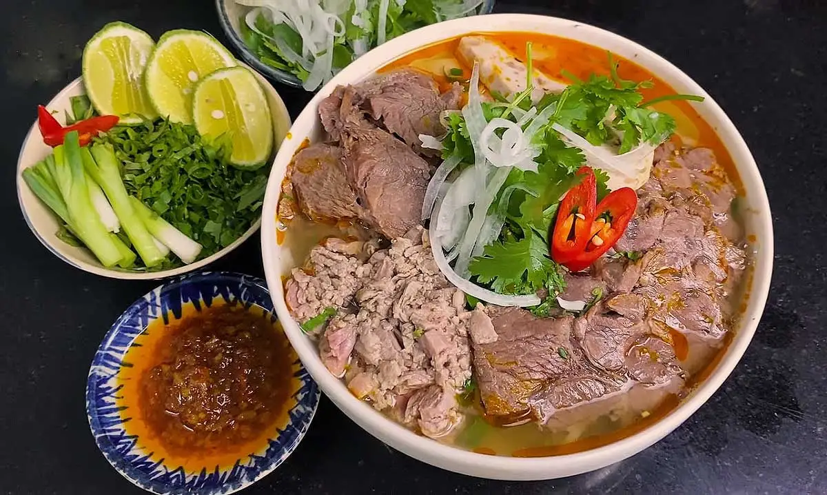 Tái Thêm - 45.000 ₫ tại Bún Bò Sụn ATai - Nguyễn Hữu Thọ