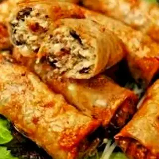 Chả Giò Thêm (Cuốn) - 8.000 ₫ tại Bún Thịt Nướng A Trưởng - Vạn Kiếp