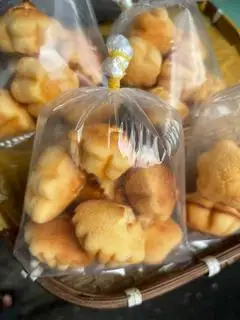 Bánh bông lan - 18.000 ₫ tại SAPI - Chuối Nếp Nướng - Lê Văn Duyệt